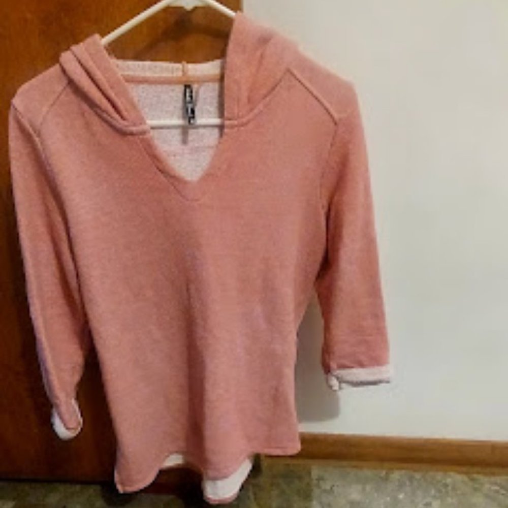Woman's Size Medium North River Pink Hooded Shirt